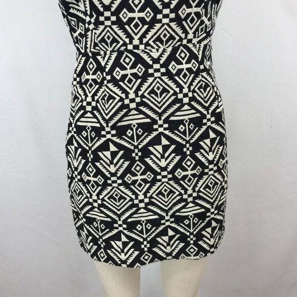 ASTR - WOMEN'S SMALL - BLACK/CREAM EMBROIDERED AZTEC OPEN BACK COTTON DRESS - Picture 3 of 7